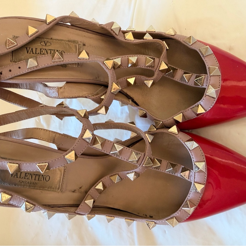 Valentino Garavani Red Patent Rockstud T-Strap Pumps – Size 37 - Picture 14 of 16